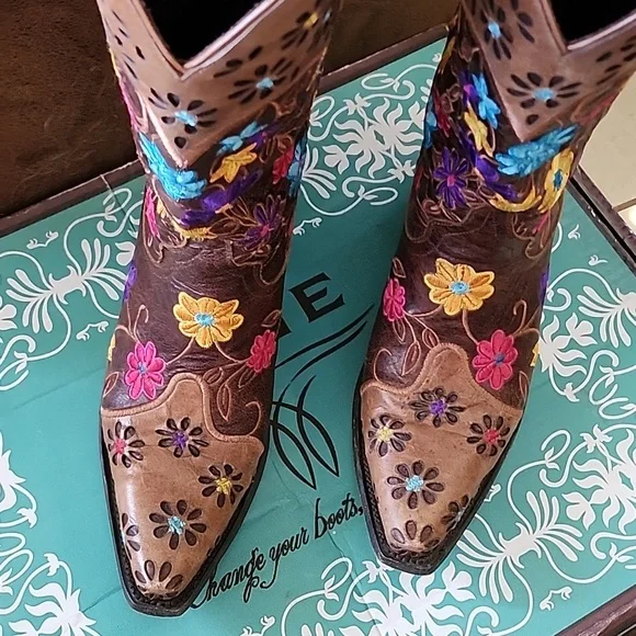 Lane !!Gorgeous!! Daisy Queen Western Boots, Size 9B - Picture 2 of 13